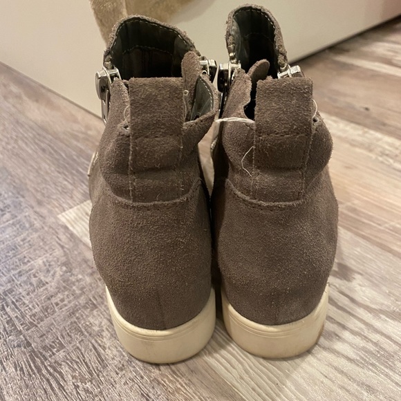 STEVE MADDEN WEDGIE SNEAKS✨ - Picture 5 of 7